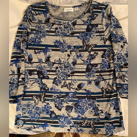 Ladies 3/4 sleeve lightweight floral print top - Picture 11 of 13